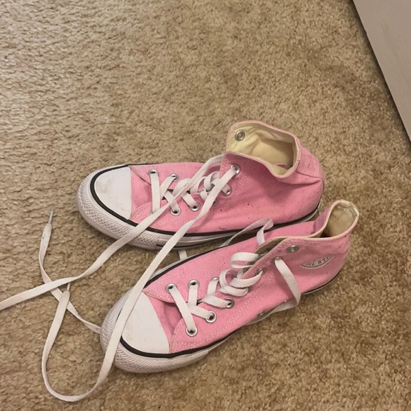 Converse - Picture 1 of 4